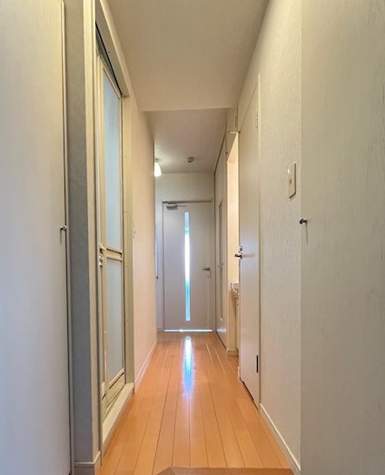 玄関からはこのようになっています。