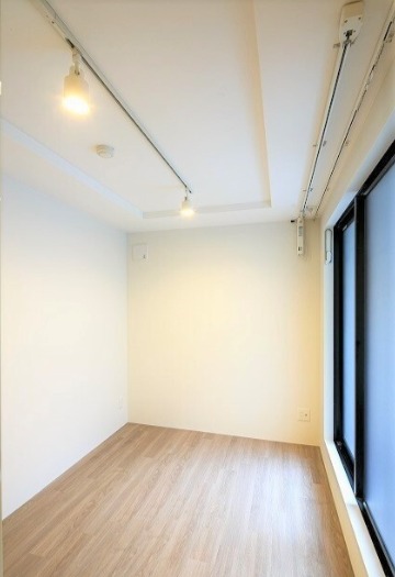 こちら寝室にいかがでしょうか。