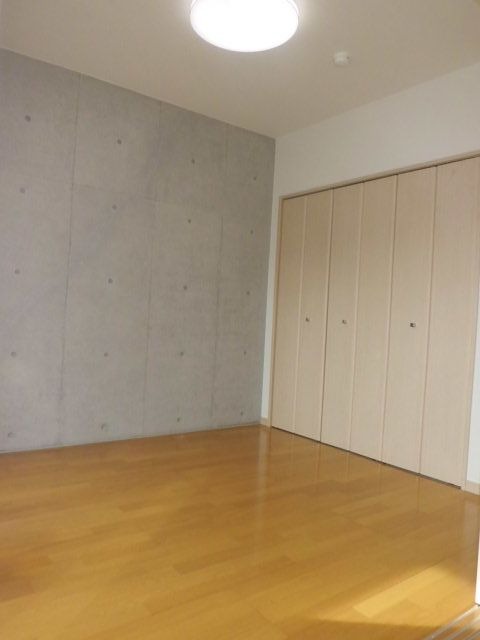 こちらは寝室にいかがでしょうか