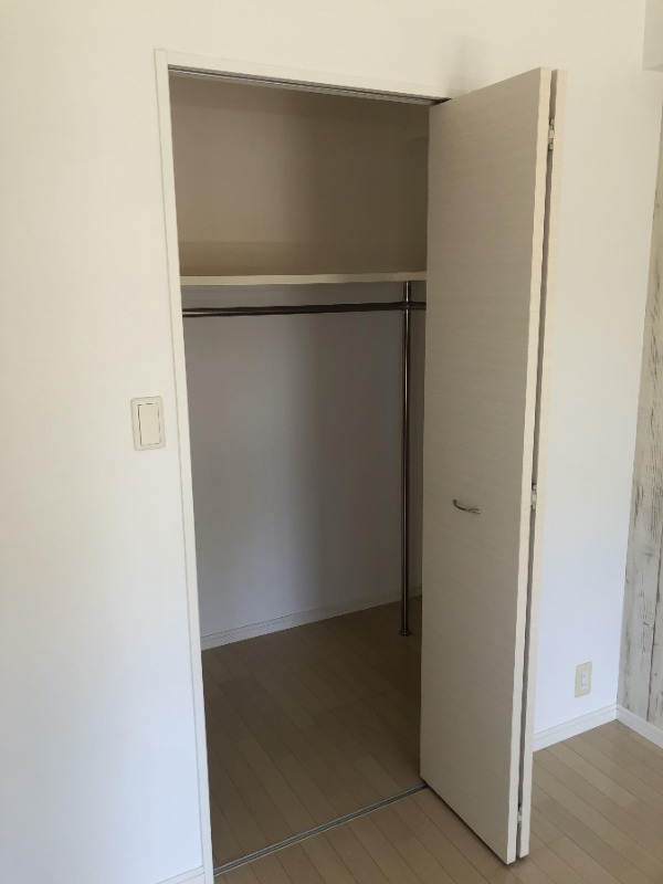 クローゼットは２か所ございます