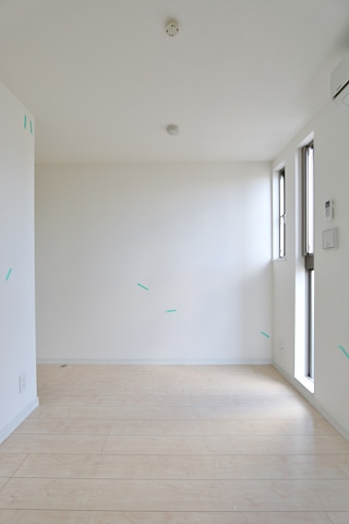 もう1部屋の洋室も広々としています