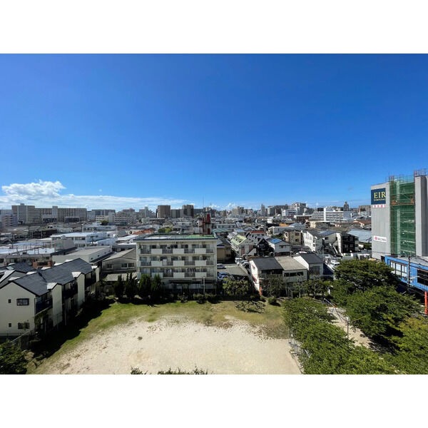 目の前が開けているので景観・日当り良好です