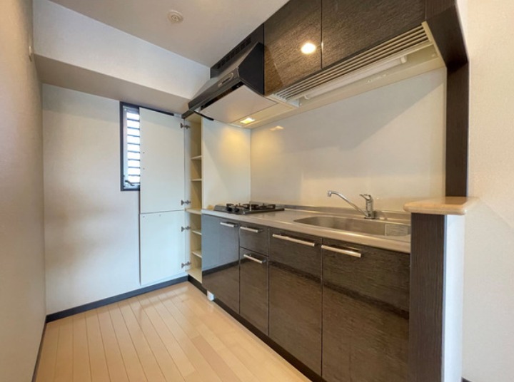 ２口コンロ搭載のシステムキッチンです