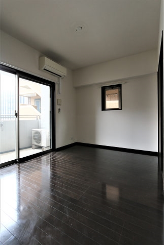 落ち着いた雰囲気のリビングです