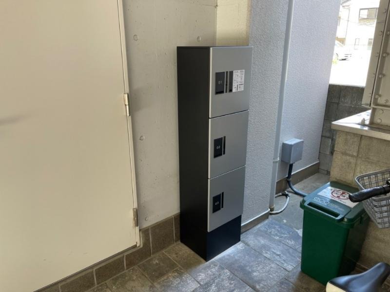 便利な宅配ボックス付きです。