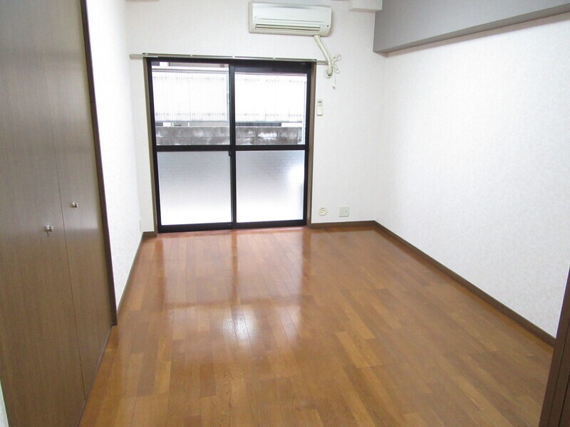 明るく広々としたリビングです。