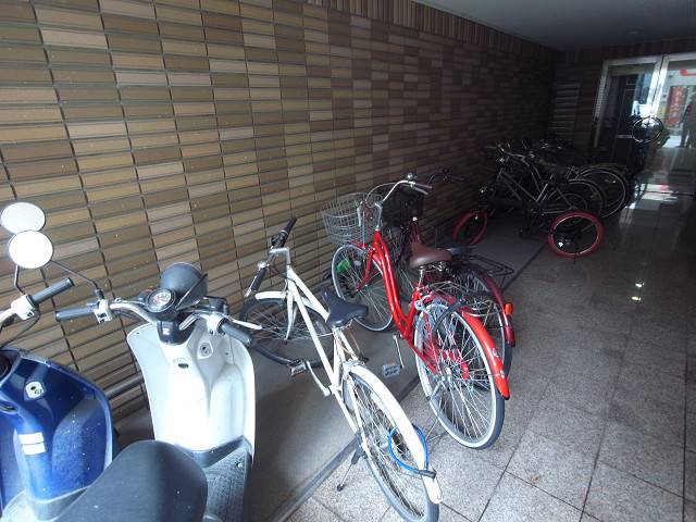 駐輪スペースあります