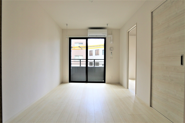 明るいリビングですね