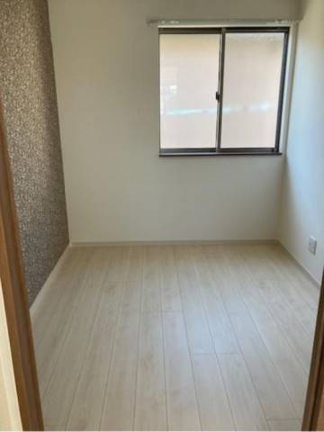 こちら寝室にいかがでしょうか。