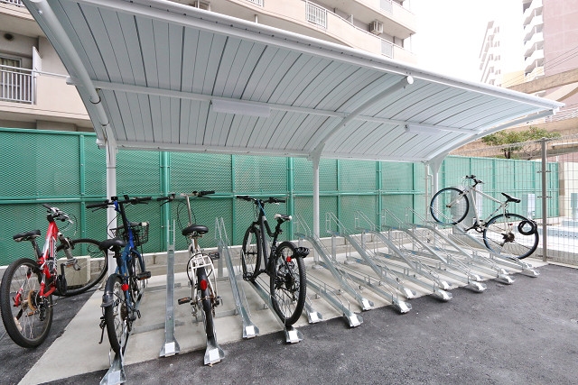 駐輪場も整理されています