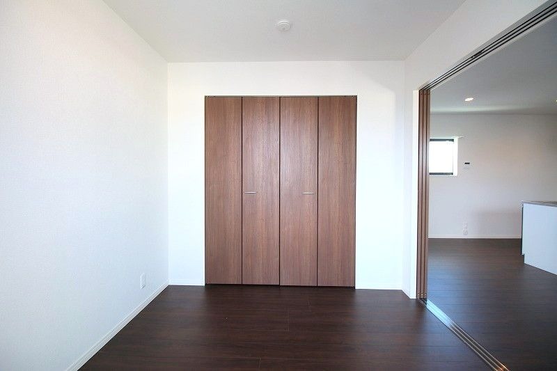 こちら寝室にいかがでしょうか。