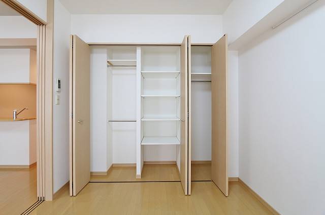 かさばりやすいお洋服もたくさん収納