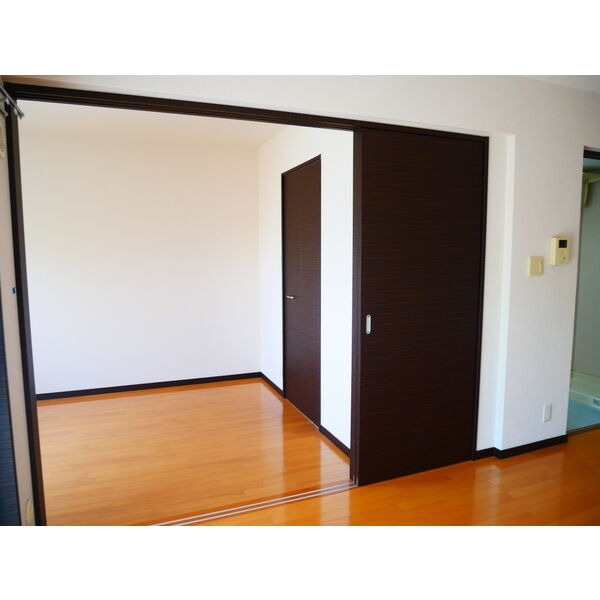 寝室にぴったりの洋室です