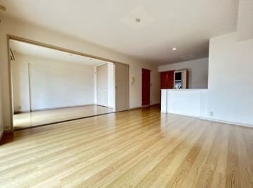 広々リビングでゆったりくつろげます