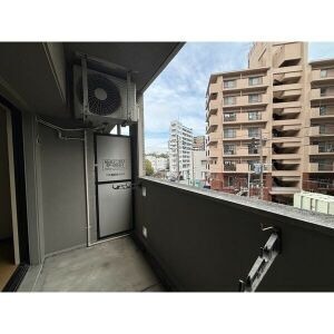 天気のいい日はこちらで洗濯物を干せます