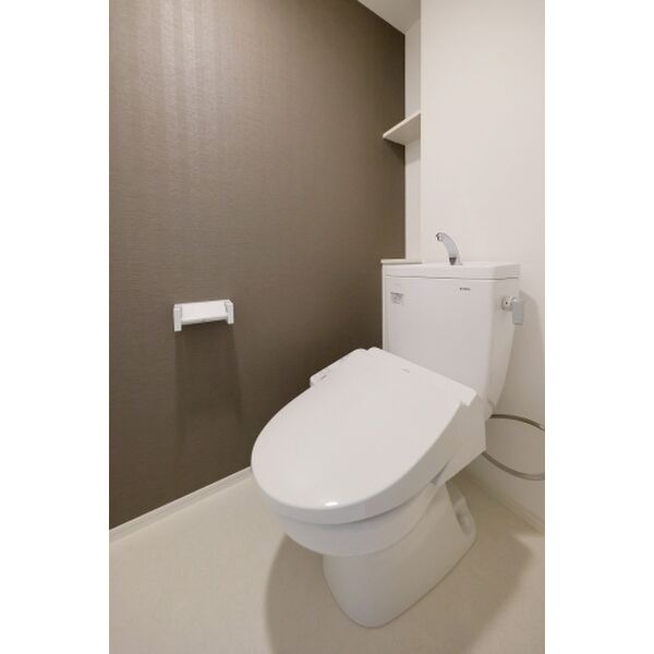 清潔感のあるトイレですね