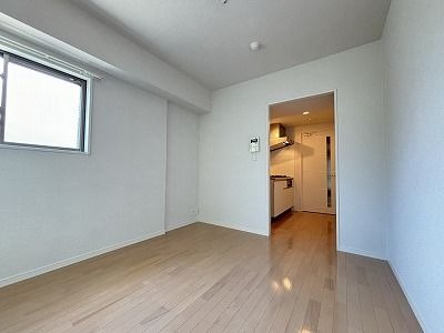 家具の配置がしやすいリビングですね