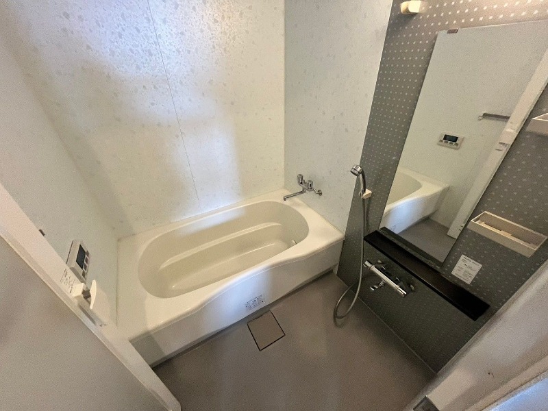 ひびの疲れはこちらで洗い流してください