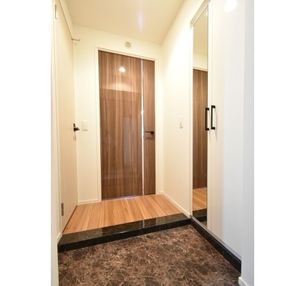 玄関も広いです
