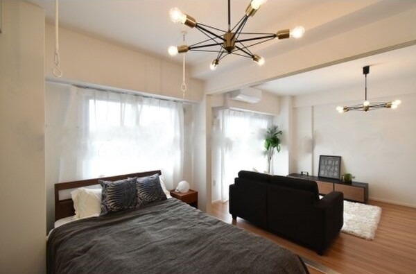 こちらは寝室にピッタリの洋室です