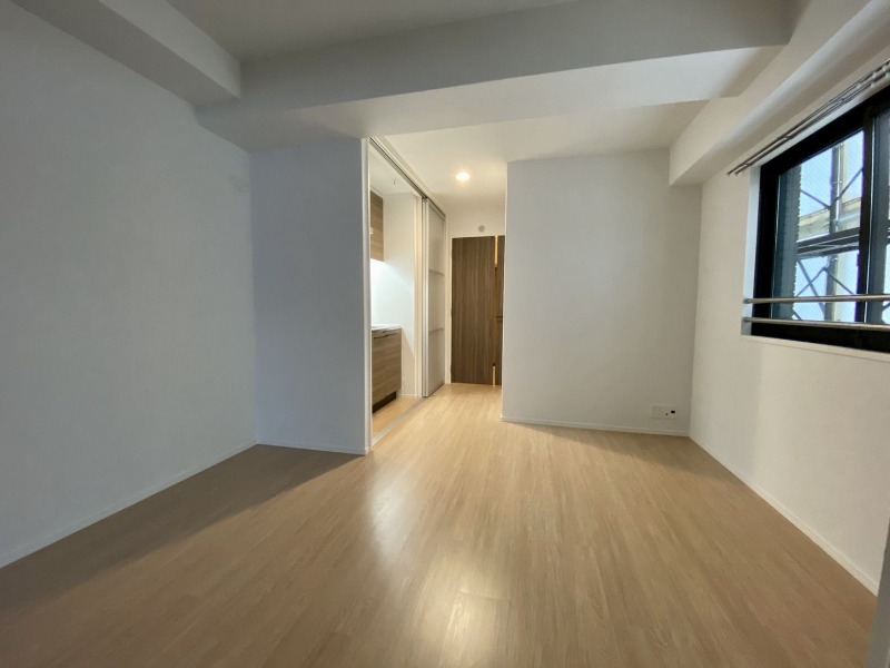 家具の配置がしやすいリビングですね