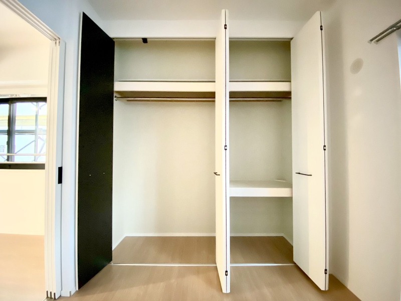 お洋服が多い方でも楽々収納できます