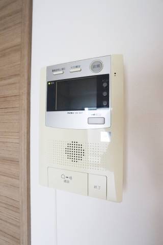 モニター付きインターホンで安心です。