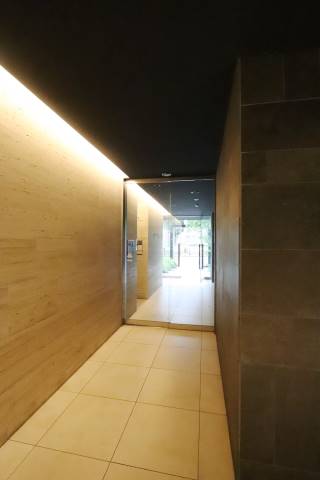 エントランスも高級感があります。