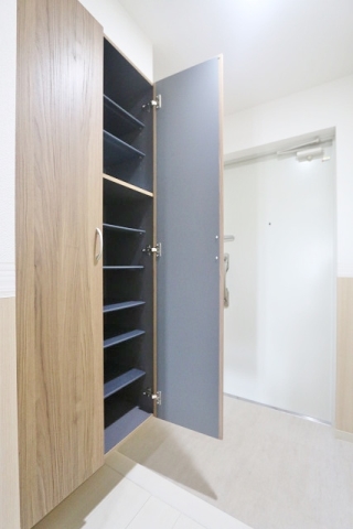 収納量完備な靴箱有り