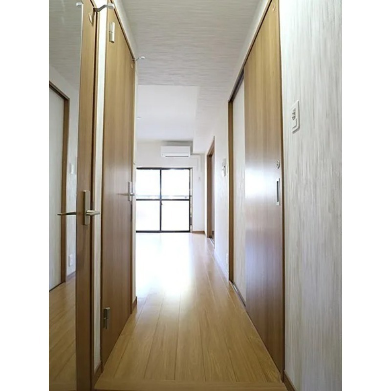 玄関から見たらこんな感じです。