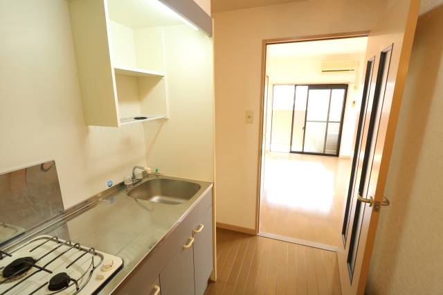 キッチンは別室となっております♪