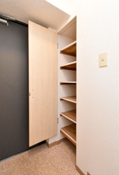 玄関収納もばっちりです。
