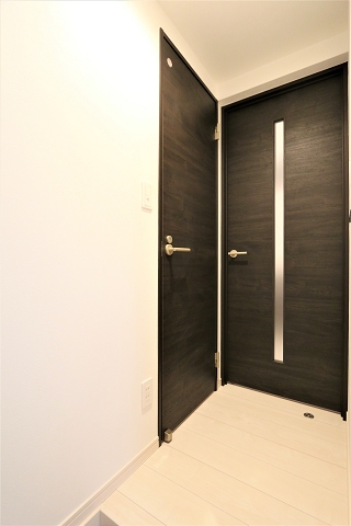 黒の扉がかっこいいですね