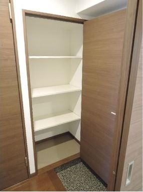 たくさんの靴が入るシューズボックス付きです