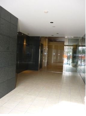 おしゃれなエントランスですね