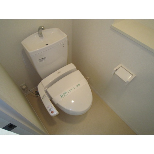 清潔感のあるトイレですね