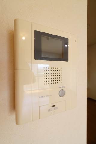 モニタ付きインターホンで安心です