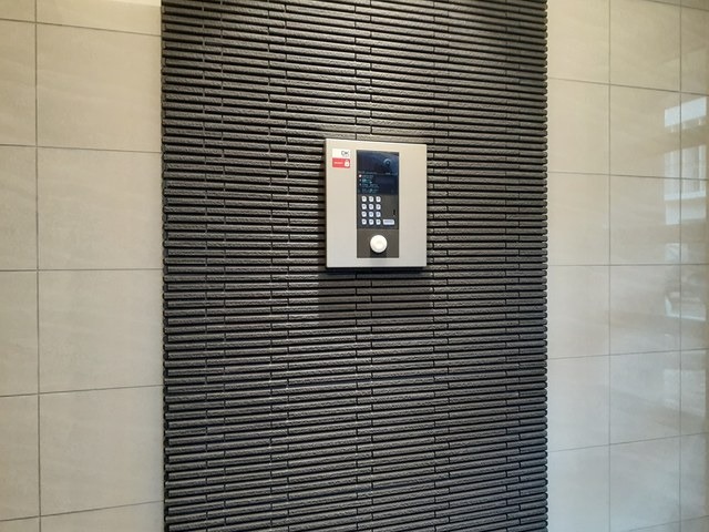 モニターホン完備。
