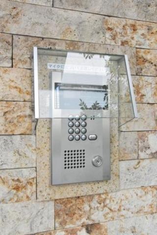 安心のオートロック付きです。