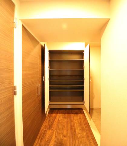 玄関はこのようになっています。