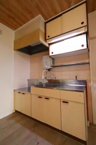 収納がたくさんあるキッチンです