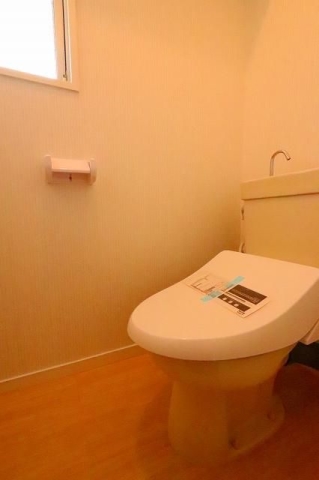 清潔感のあるトイレですね