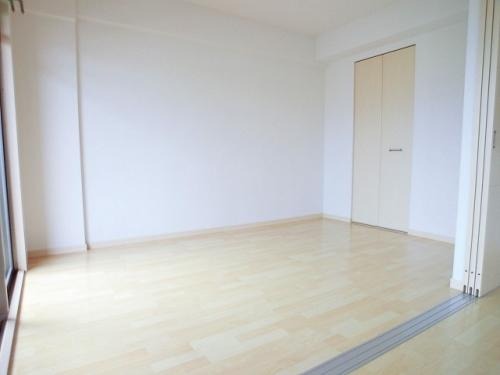 こちらは寝室にいかがでしょうか？？