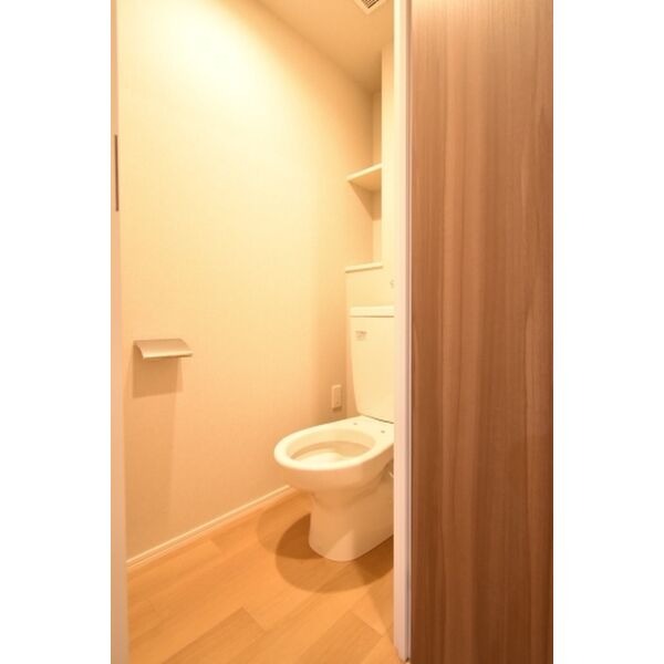 清潔感のあるトイレです