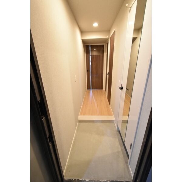 玄関も充分なひろさです