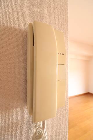 TV付きモニターホンに変わります