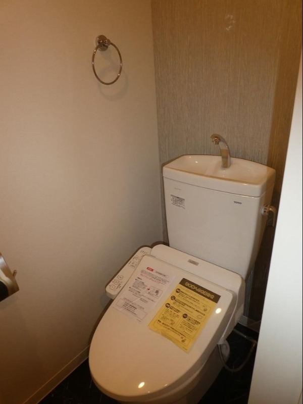 温水洗浄便座付きです