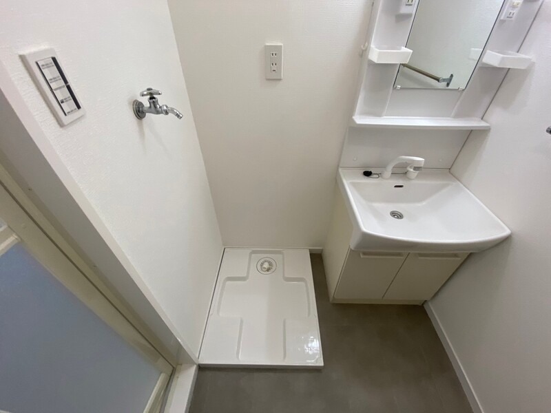 もちろん室内洗濯機置き場付きです。