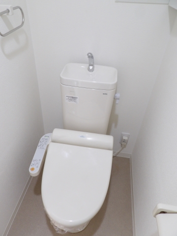 清潔感のあるトイレですね