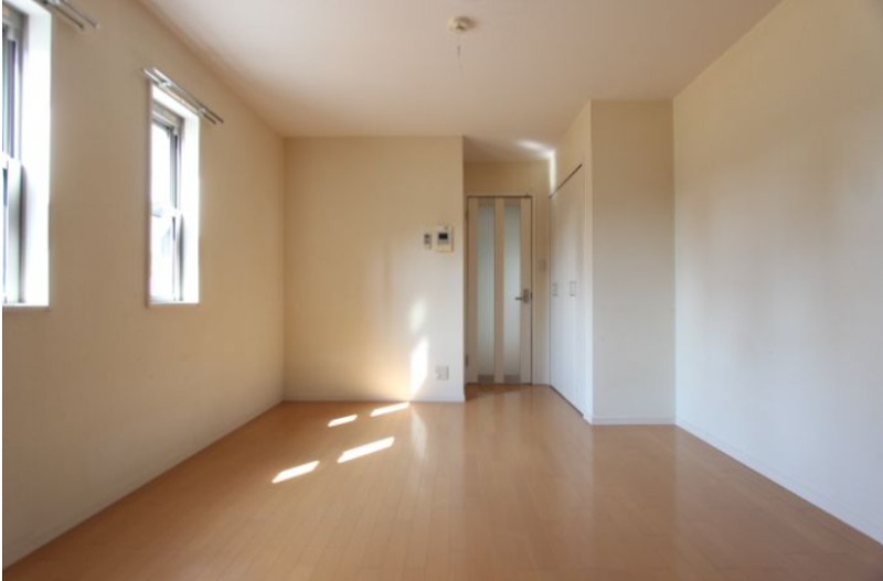 8.5帖の広い洋室です